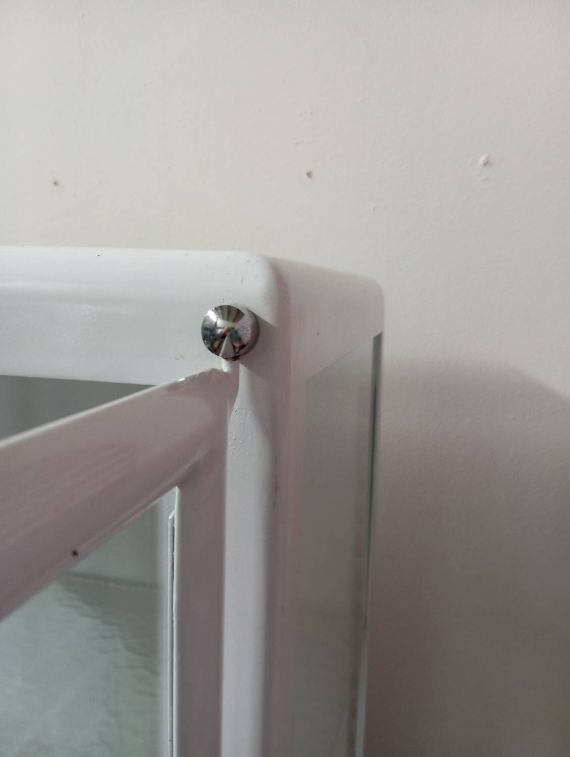 medicine cabinet / pharmacy