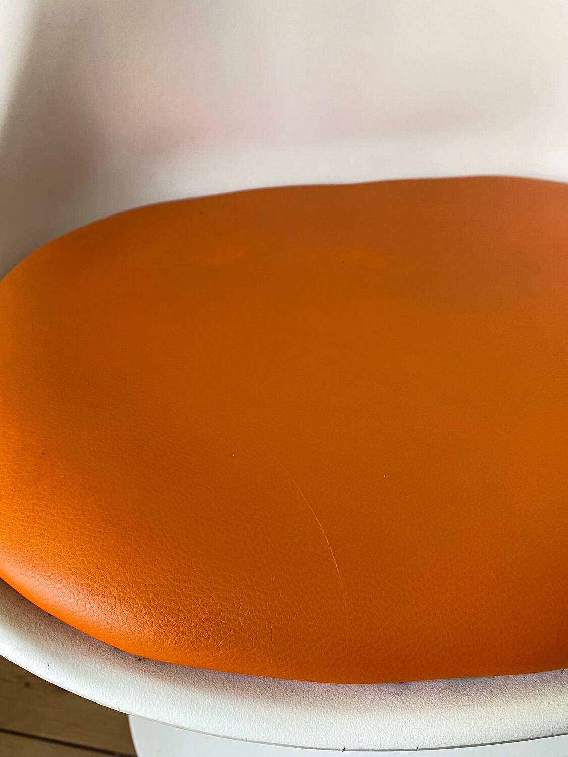 Space age 70s swivel tulip foot chairs