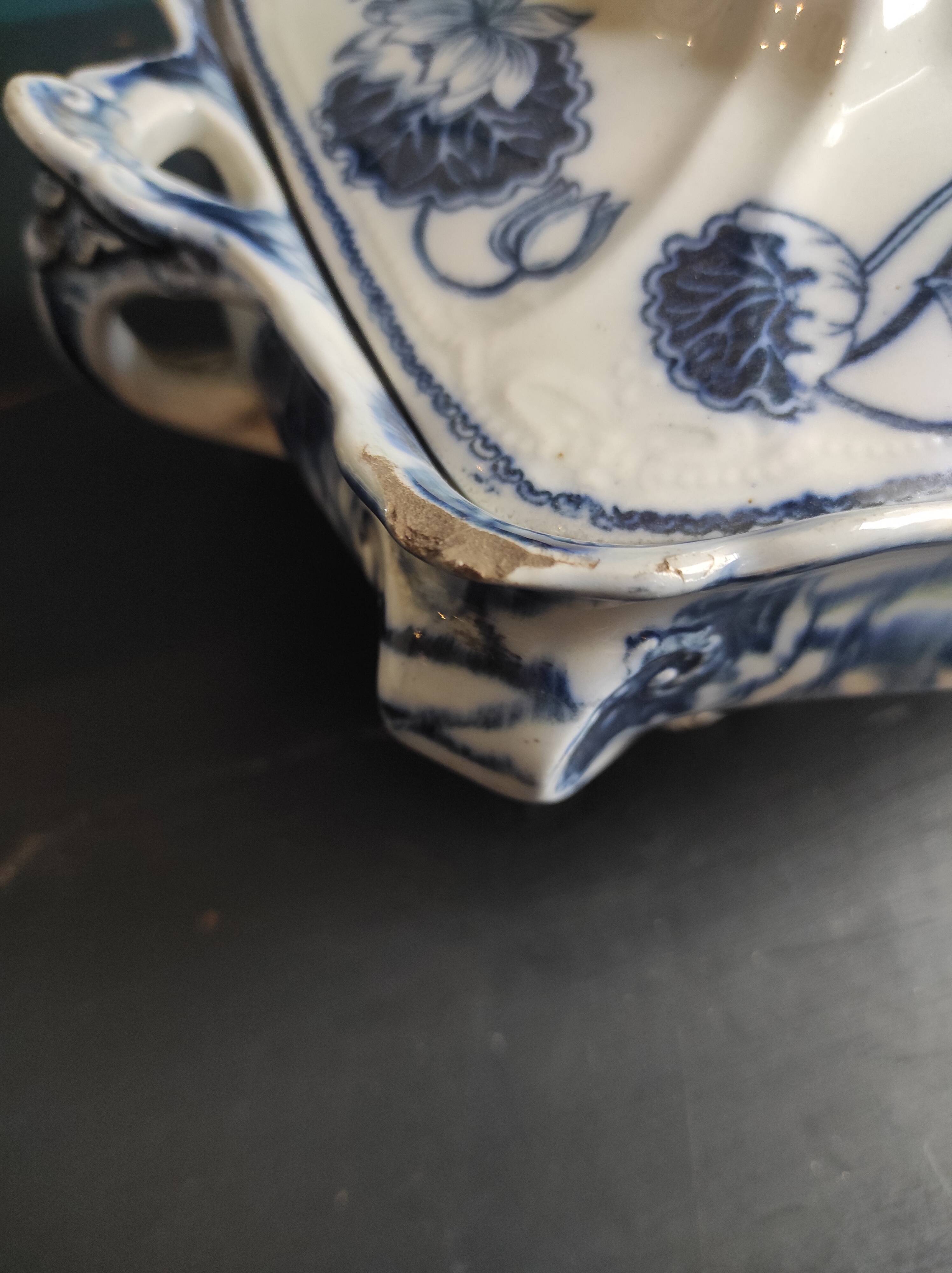 Set of 2 soup tureens, 19th century, Williams & Co. Crown china, Lily patte