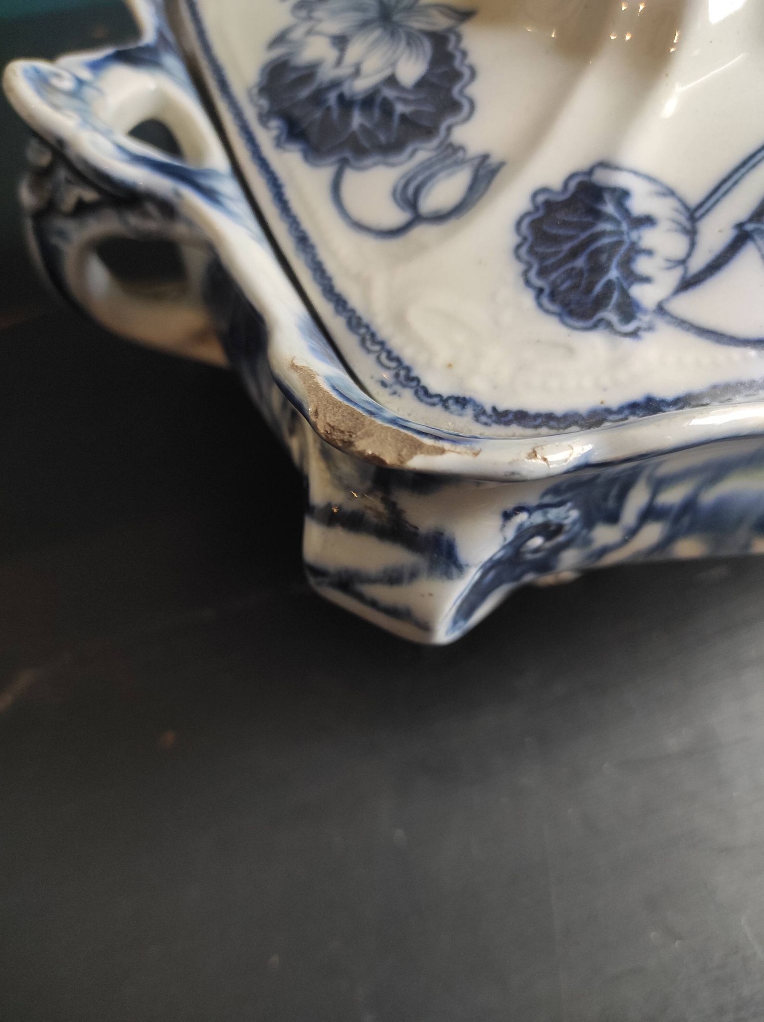 Set of 2 soup tureens, 19th century, Williams & Co. Crown china, Lily patte