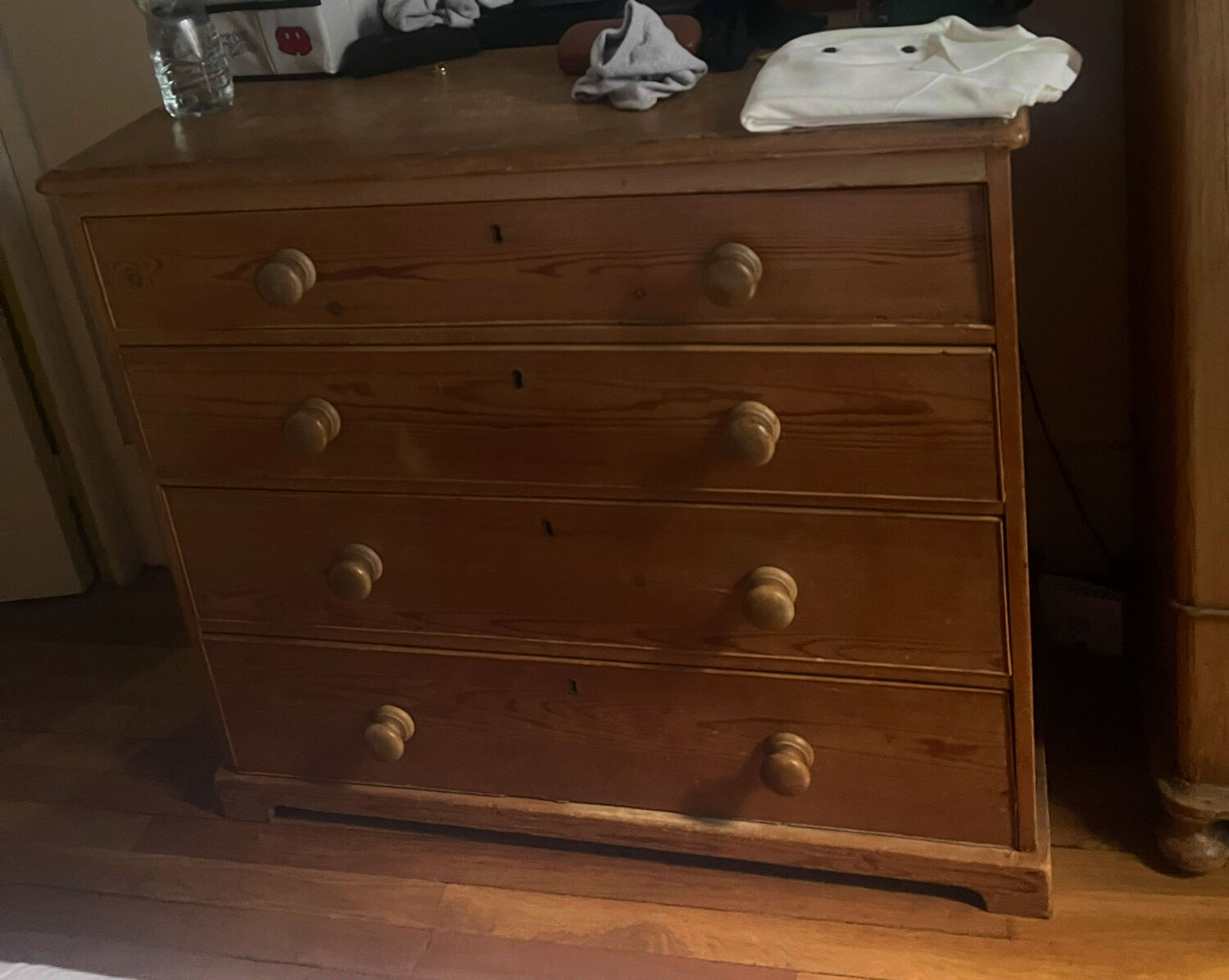 Chest of drawers