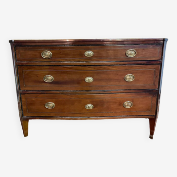 English chest of drawers from the 18th century