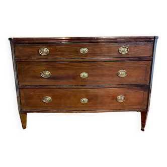 English chest of drawers from the 18th century