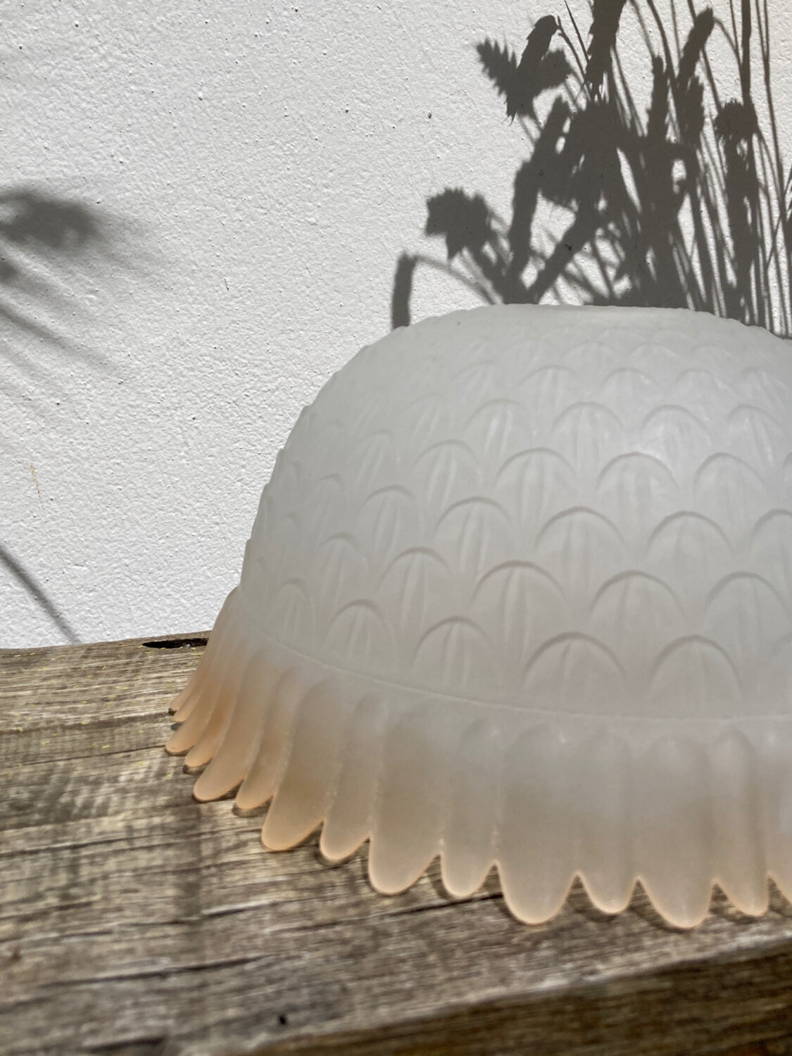 Antique white frosted glass or pendant lamp