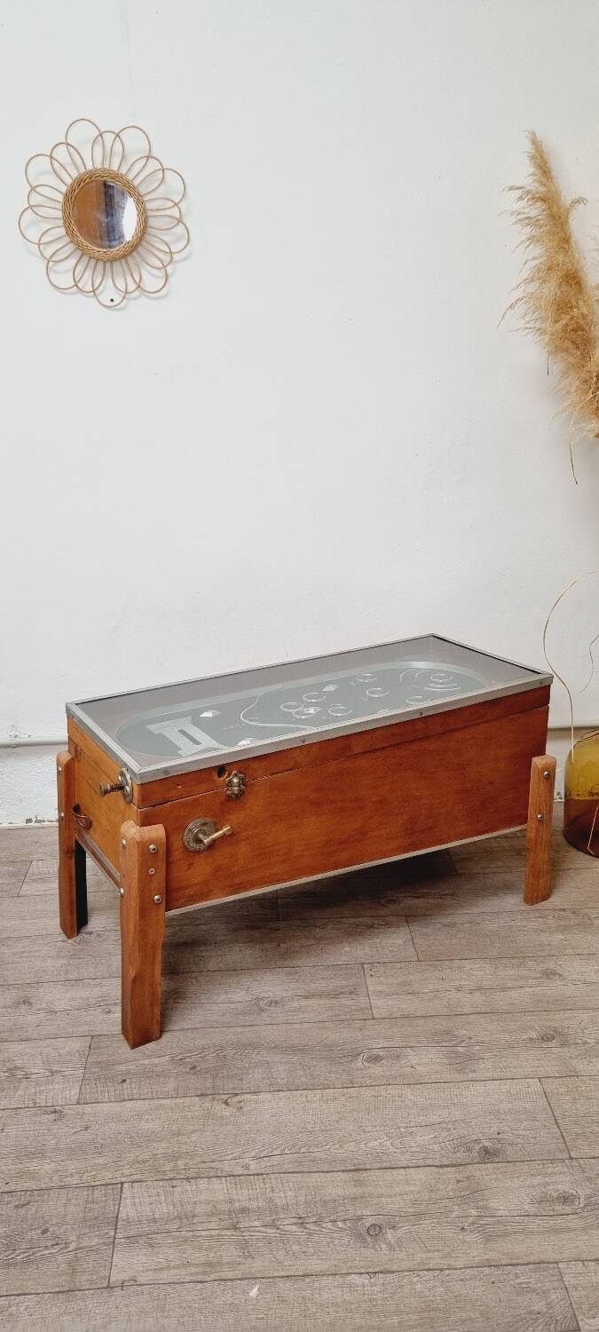 Industrial coffee table & old pinball machine 1900