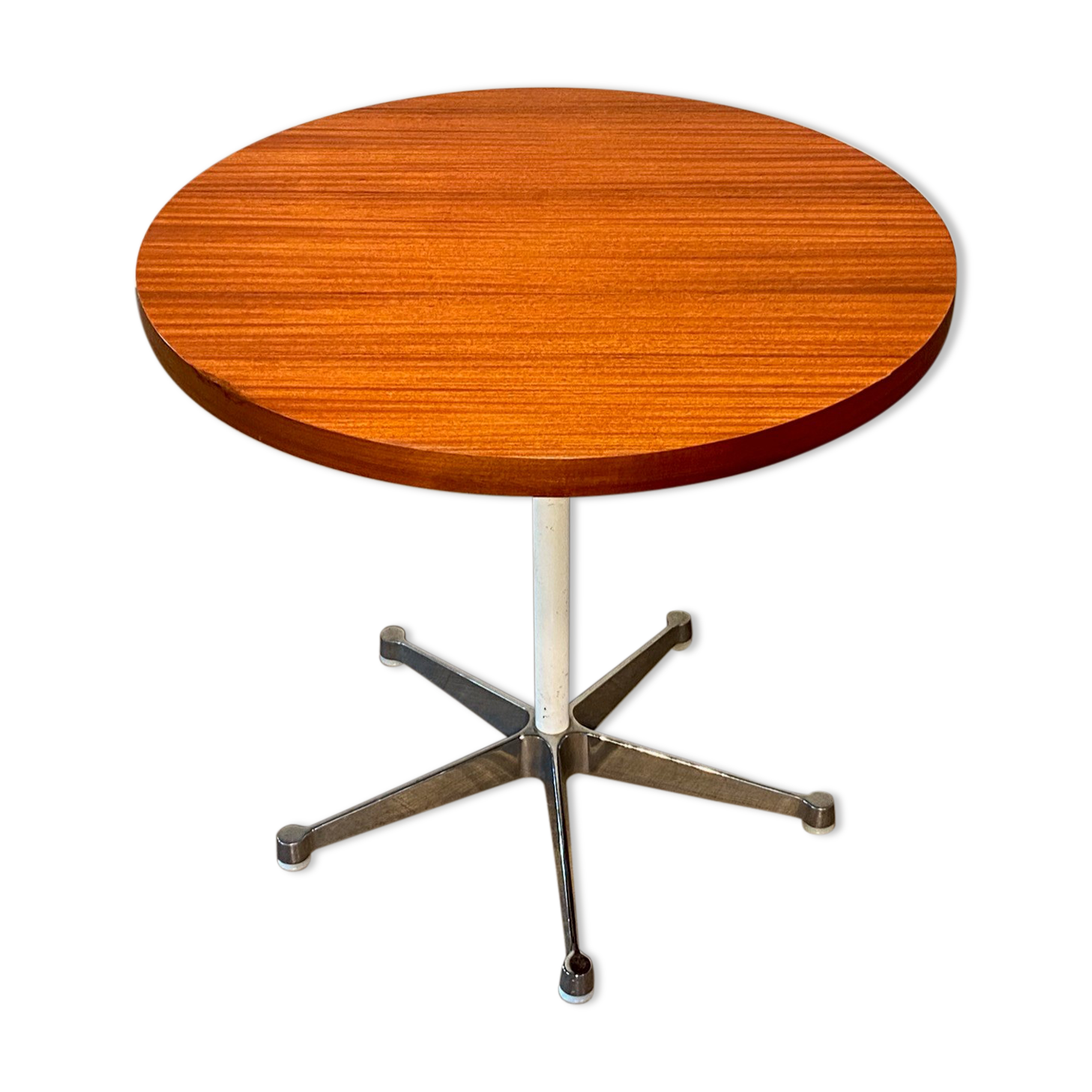Early Round Dining teak table By Ray and Charles Eames for Herman Miller, 1950s