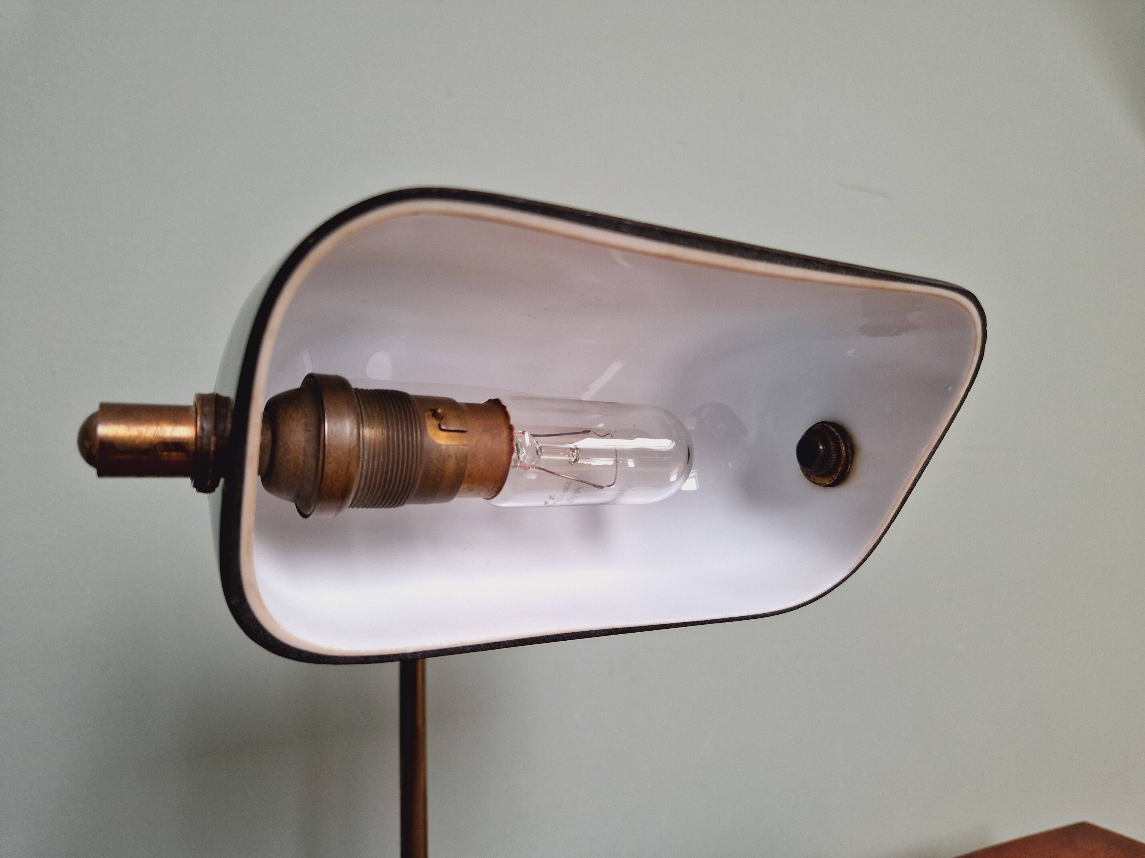 Banker's lamp in brass and green opaline, 1930s