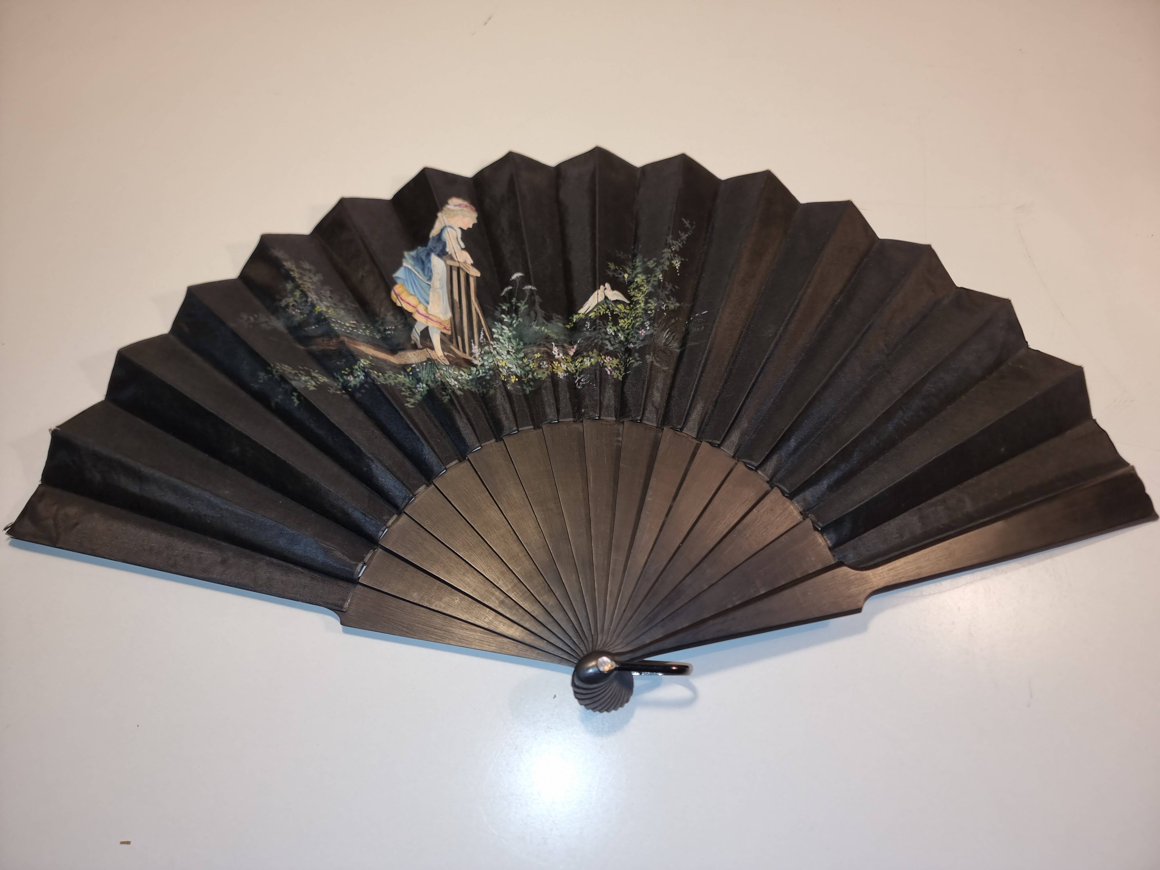 Eventail ancien en soie