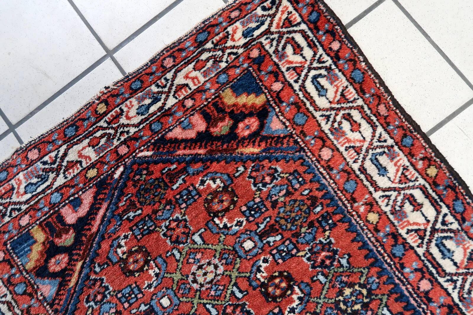 Handmade vintage Persian Hamadan rug 76cm x 126cm, 1970s