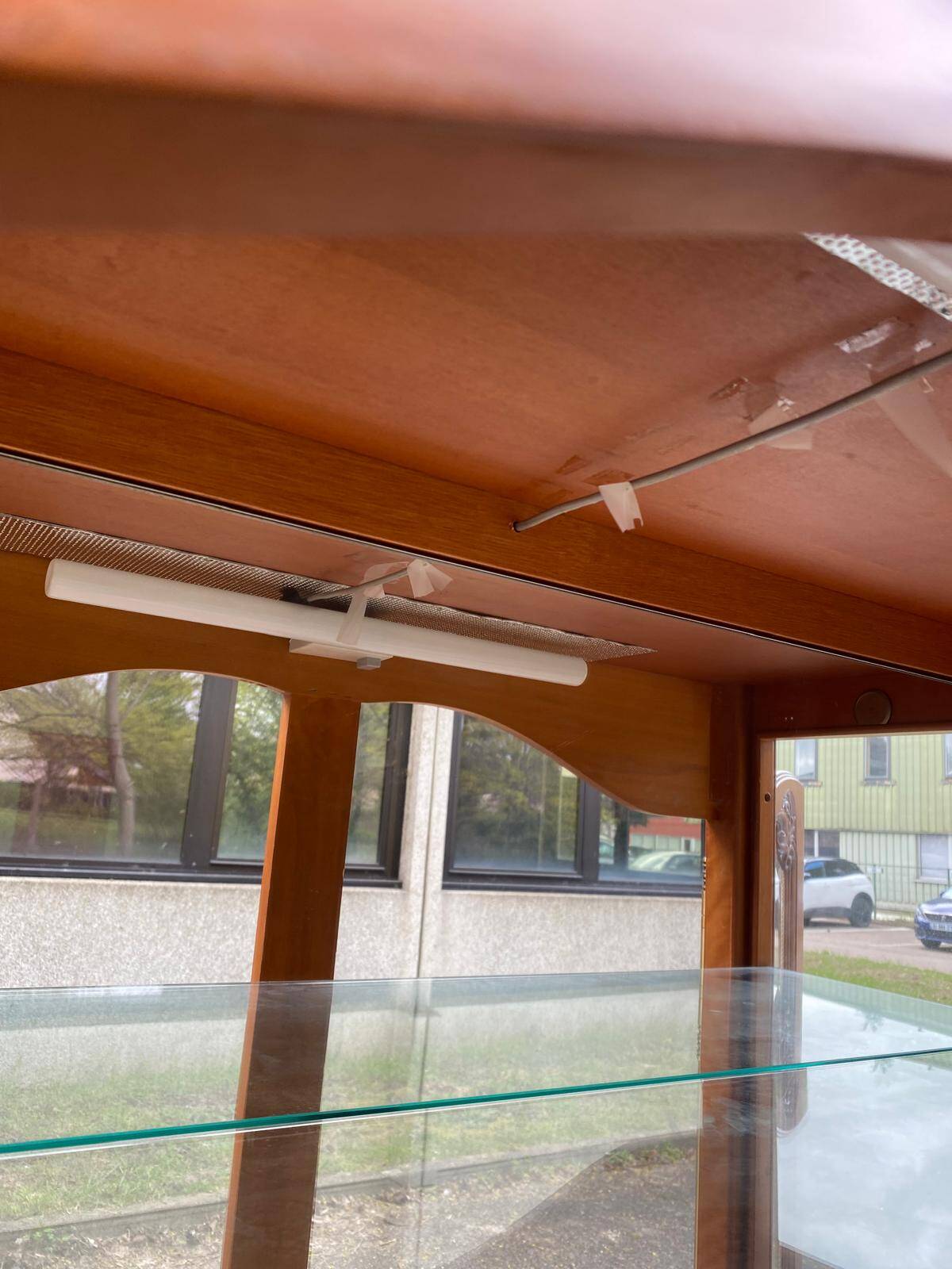 Louis XV display cabinet in solid wood