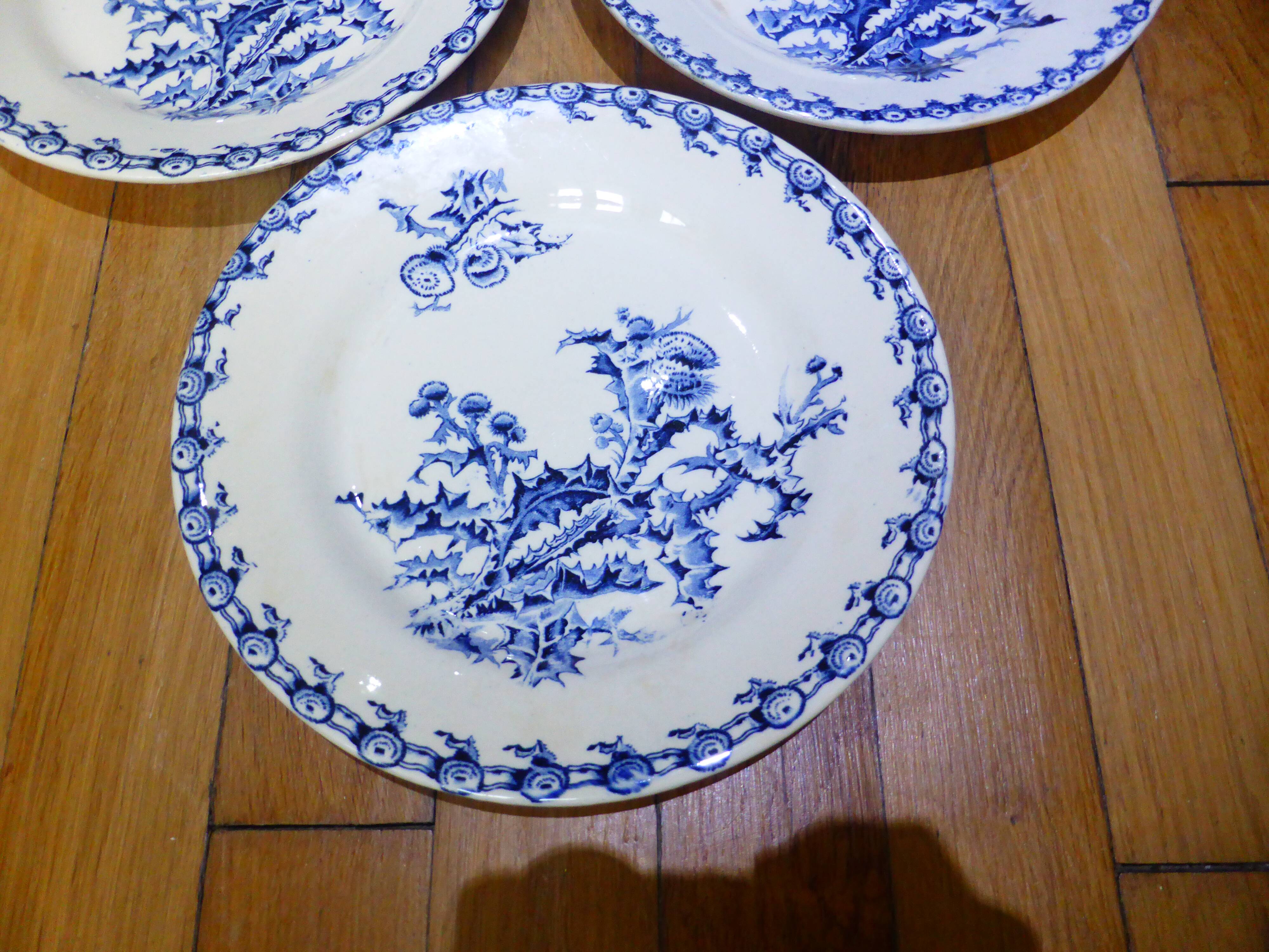 3 flat plates Gien Chardons service (3)