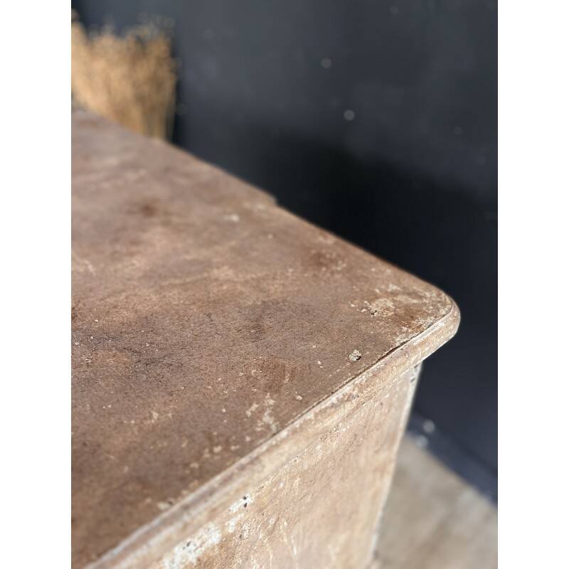 Distressed chest of drawers