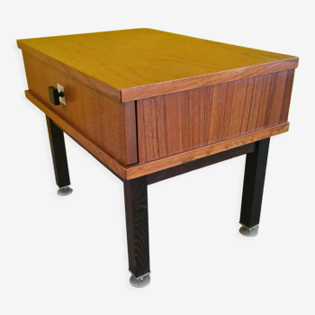 Table de chevet ou d’appoint vintage en teck et wengé des années 1960.