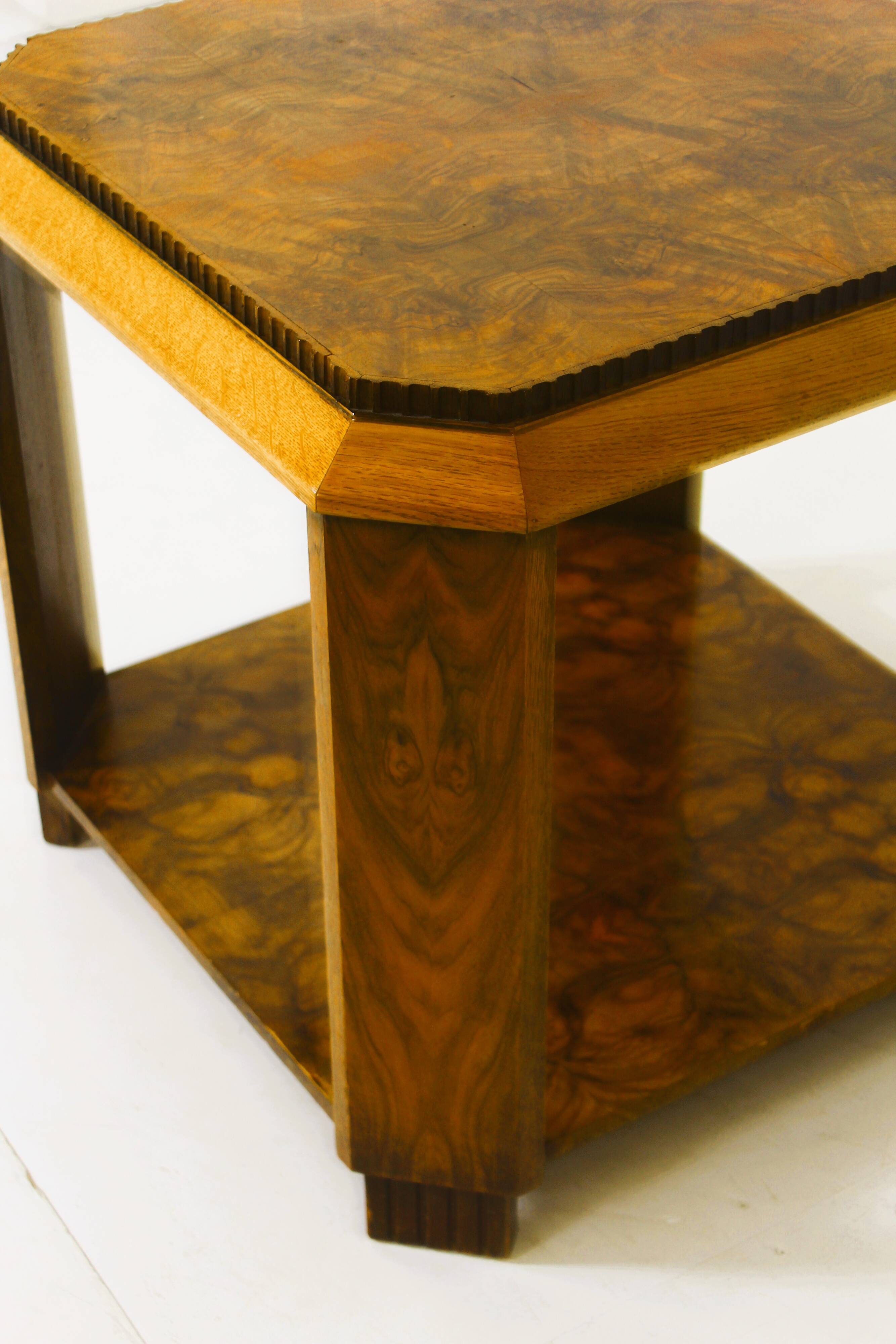 Side table or Art Deco coffee table in walnut and oak burl.
