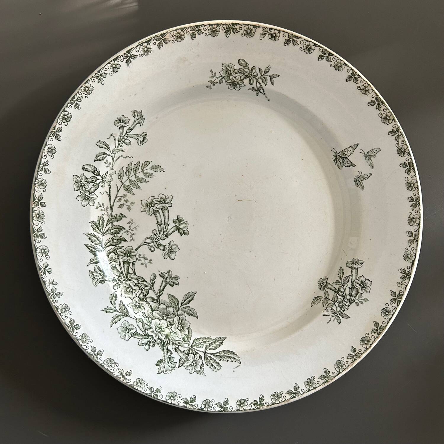 St Amand serving dish