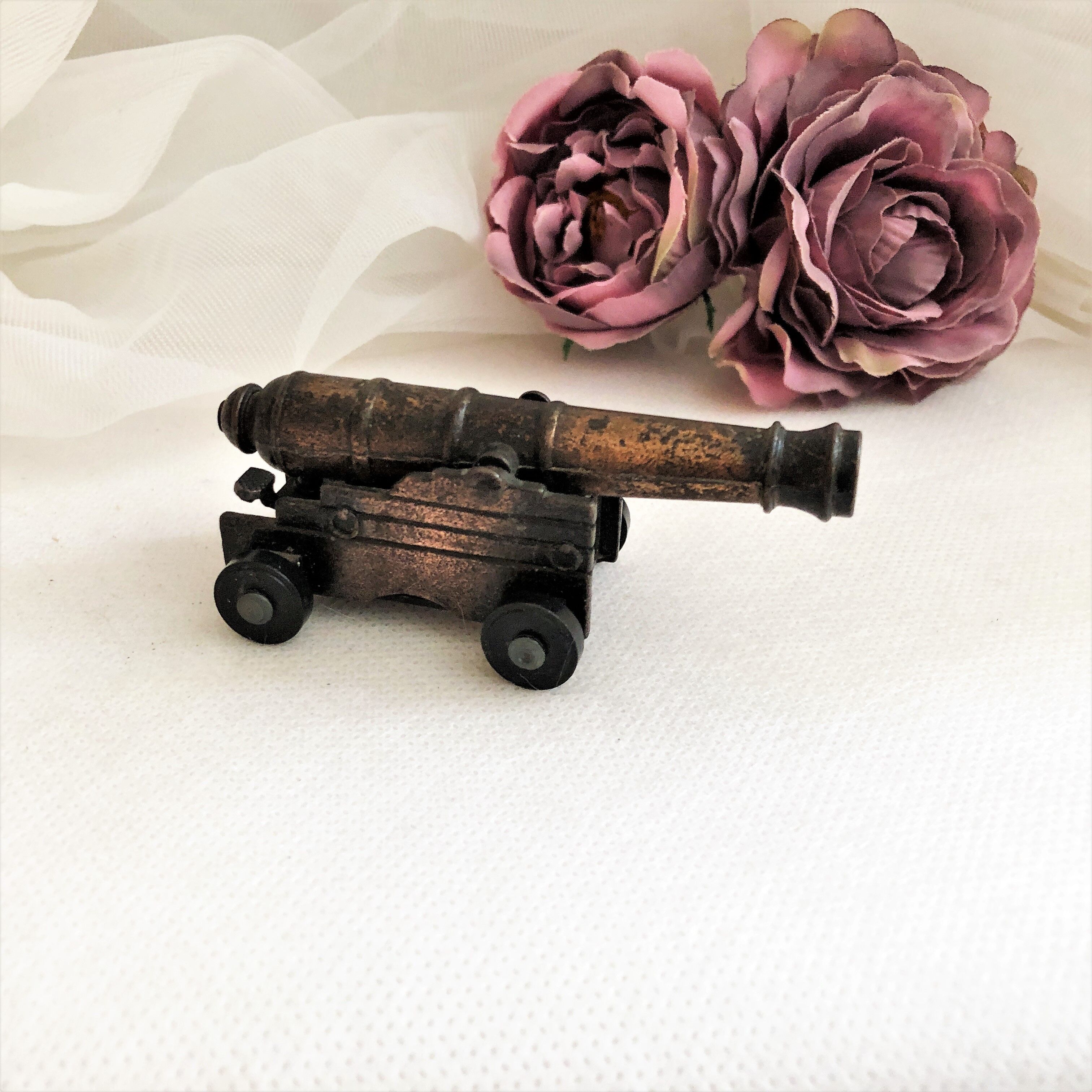 Pencil sharpener Play Me collection vintage naval gun 70s