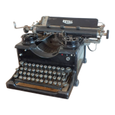 Old Royal USA typewriter circa 1925