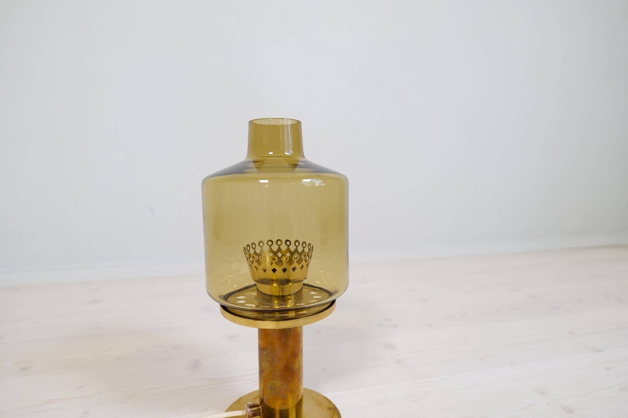 Hans-Agne Jakobsson Table Lamp Model B-102 in brass and glass, 1960s, Sweden