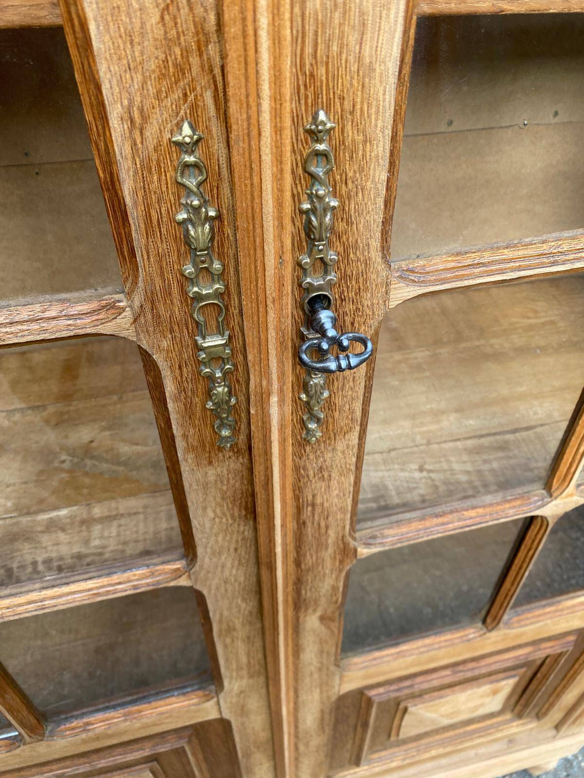 Parisian Art Deco display cabinet from 1950, renovated in raw solid oak, 101cm.