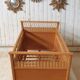 Lit enfant vintage en rotin