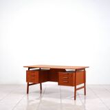 Teak writing desk „No. 75“ by Gunni Omann for Omann Jun Møbelfabrik