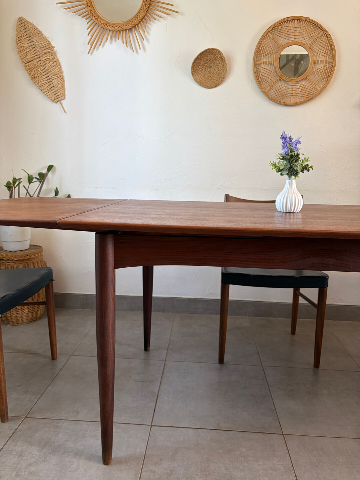 Scandinavian teak table Samcom