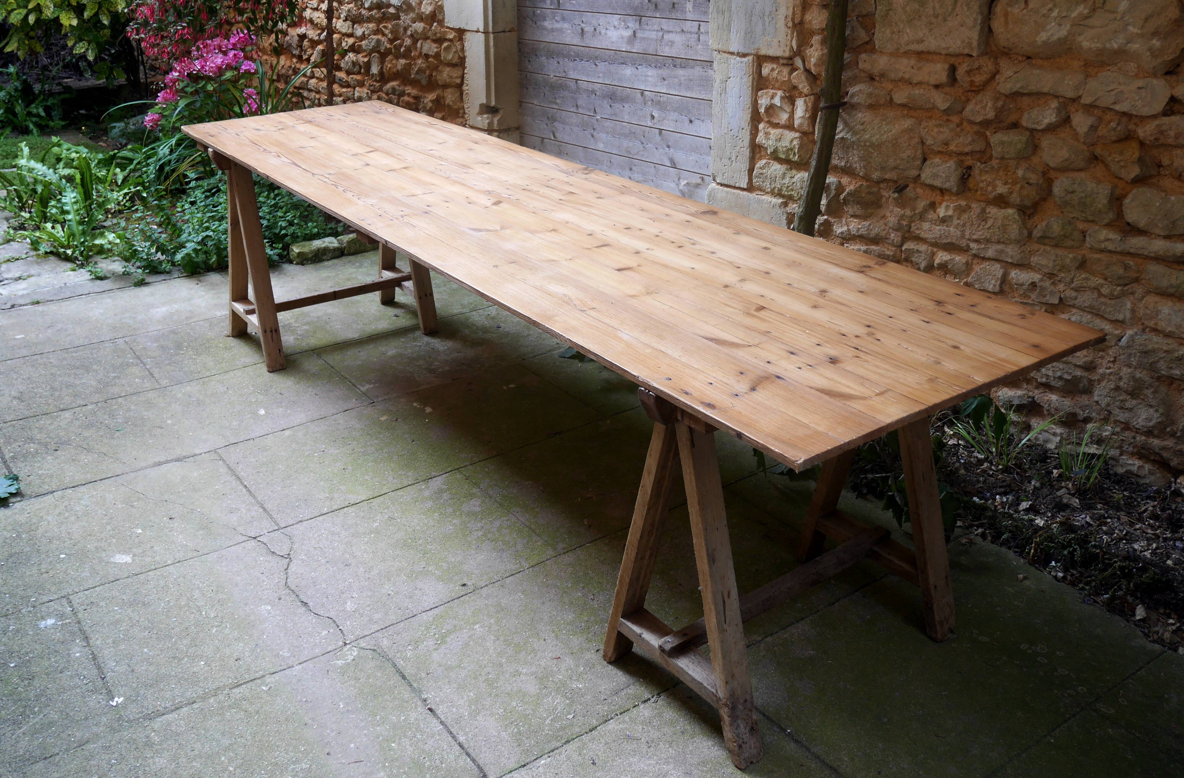 grande table de guinguette en bois sapin