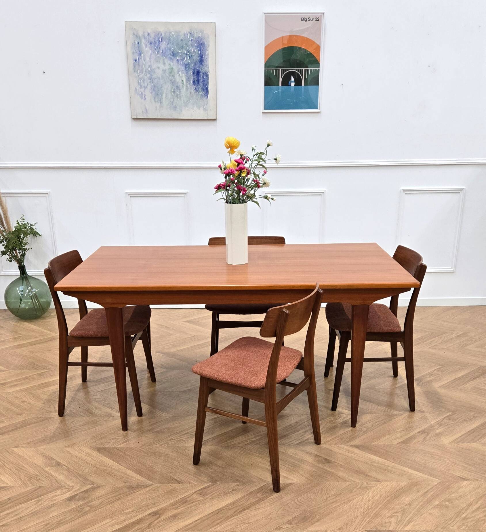 Scandinavian table