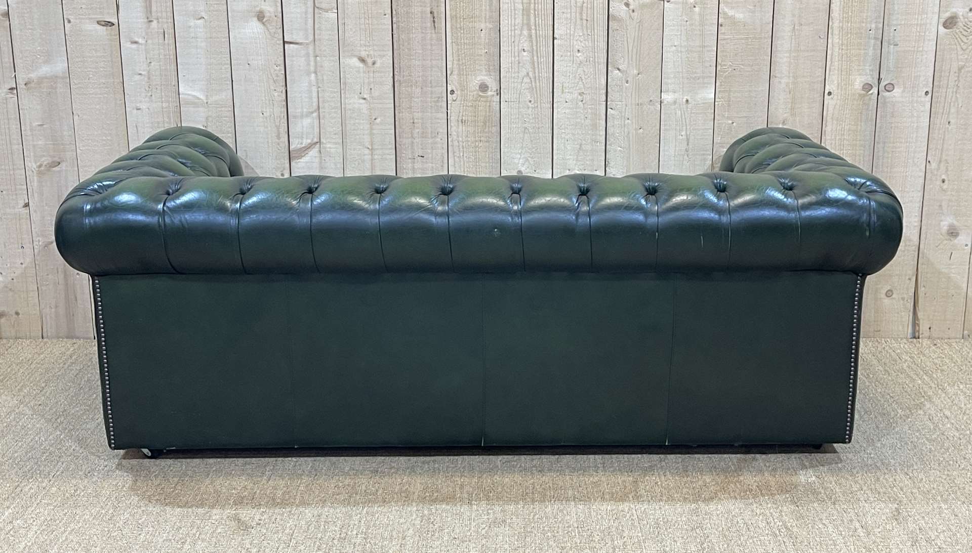 Chesterfield 3-seater sofa in green leather from the 80s