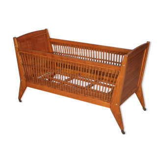 Old child bed