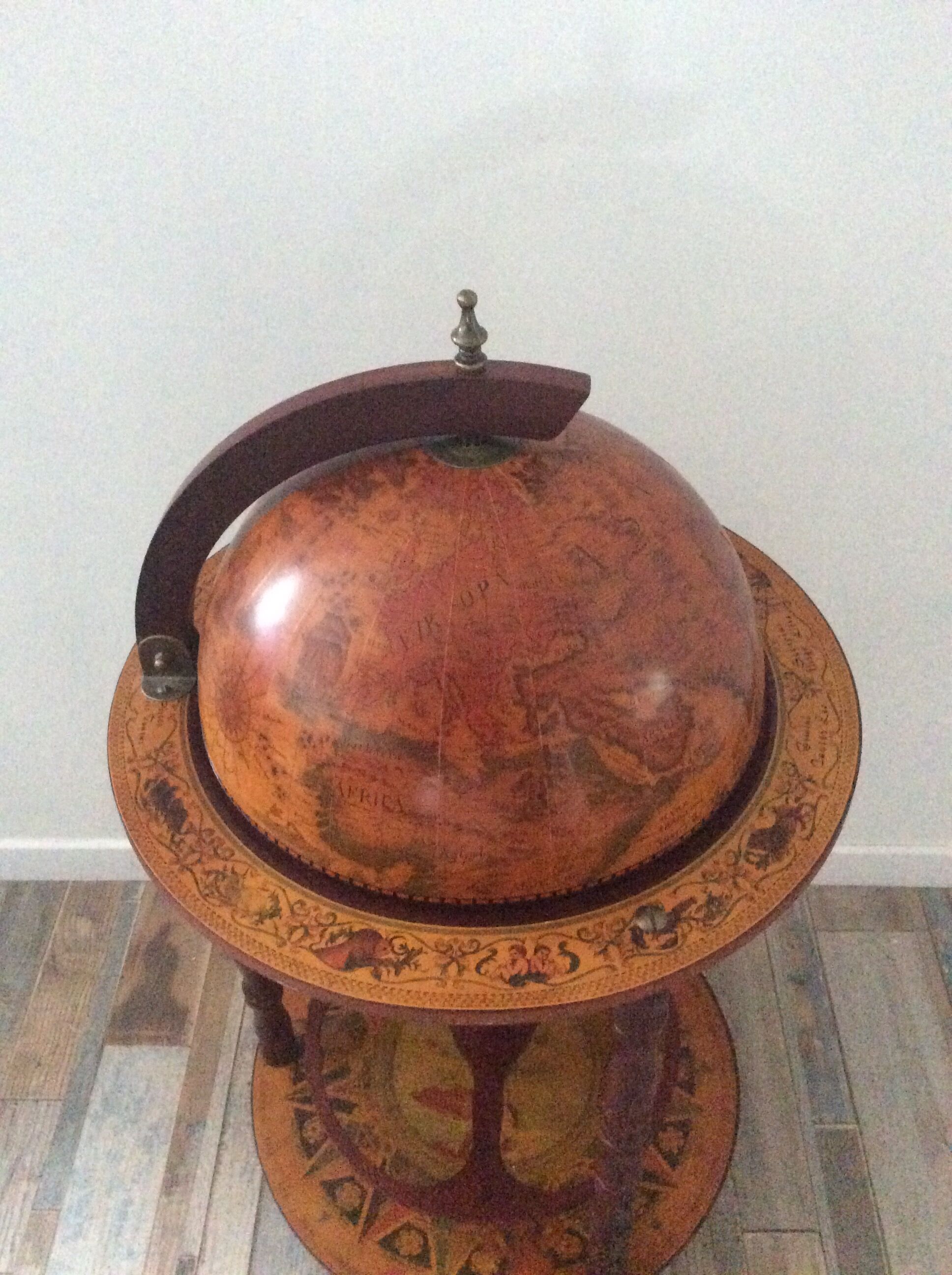 Bar mappemonde vintage des années 70