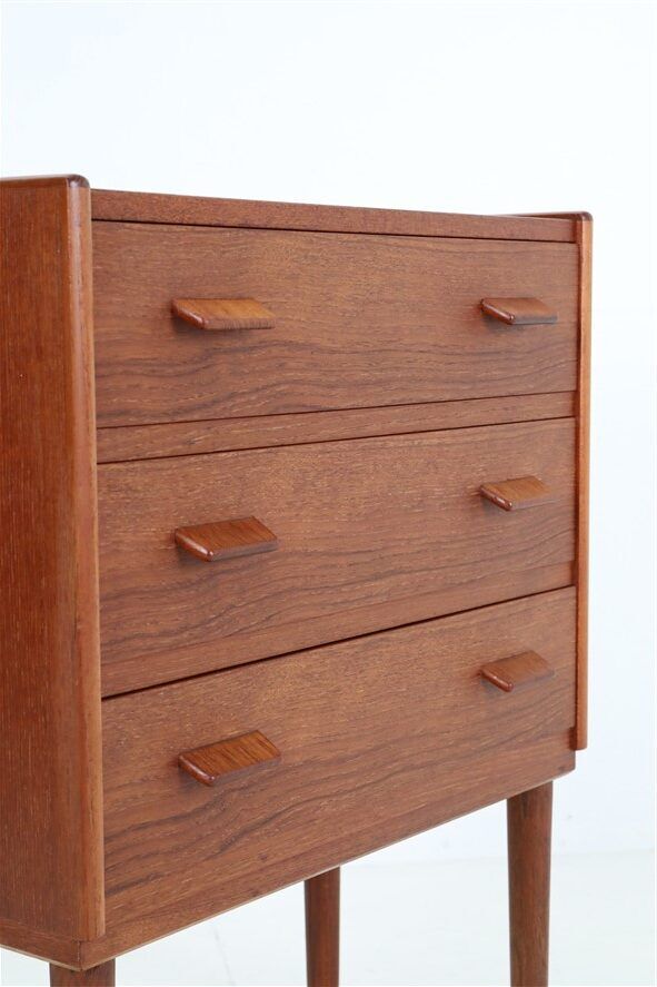 Rare teak chest of drawers by Carl Aage Skov for Munch Møbler / Mid-century Danish modern design / 1960s