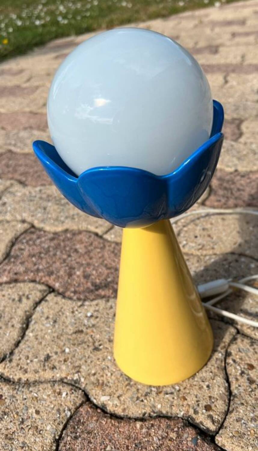 Ceramic flower lamp from the 80s