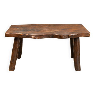 Rustic coffee table in solid wood – brutalist spirit