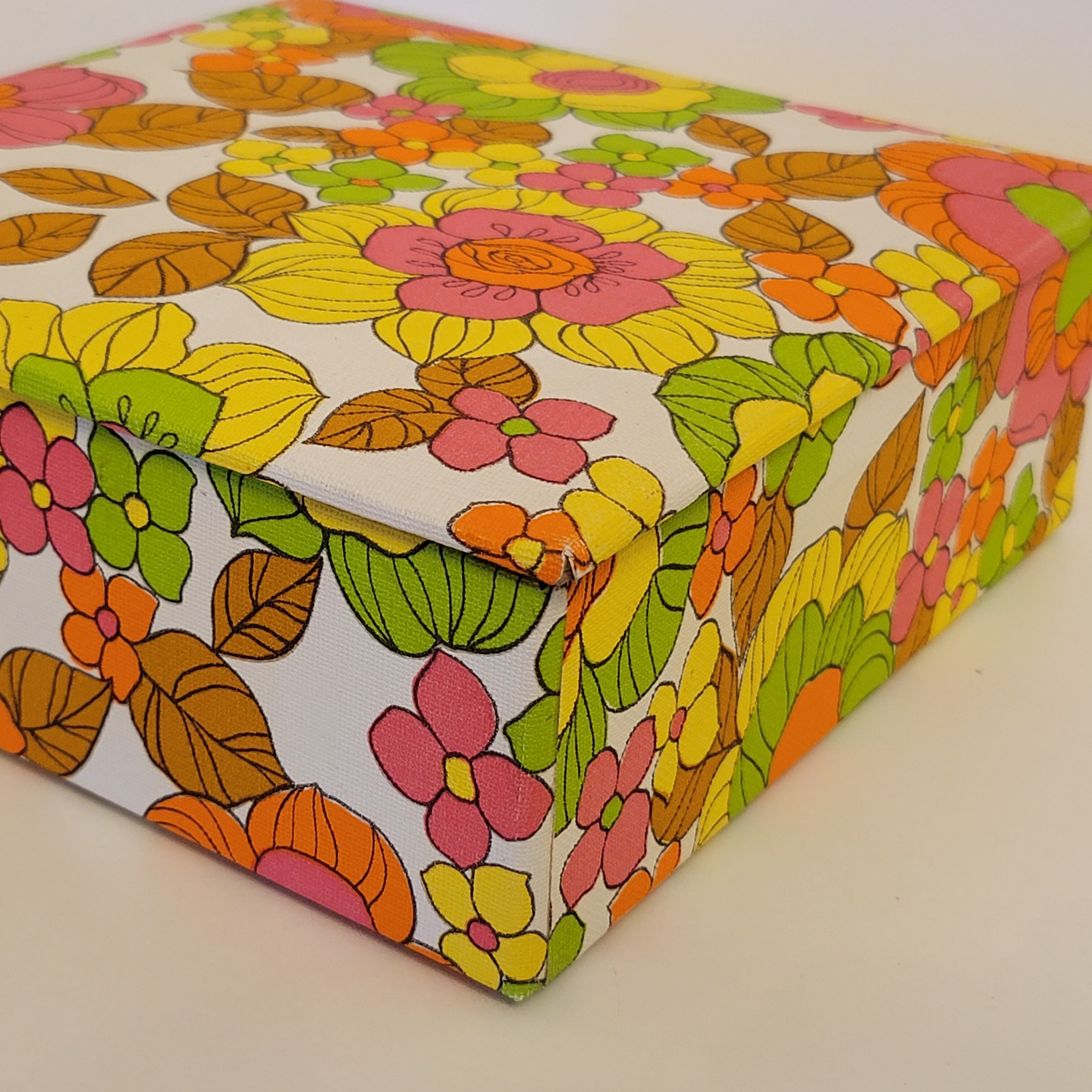 70s box in oilcloth fabric psychedelic floral decoration