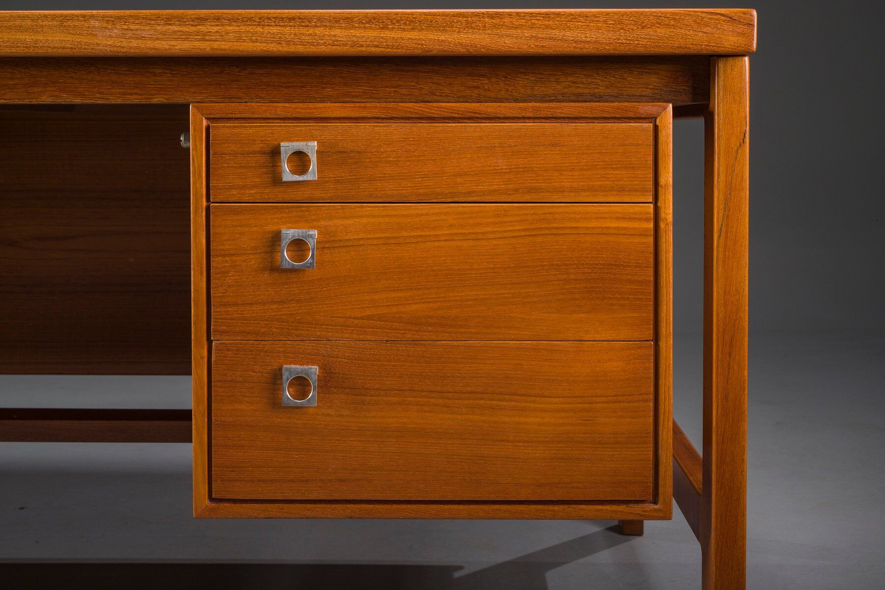 Bureau exécutif danois en teck par Arne Vodder pour H.P. Hansen, années 1960