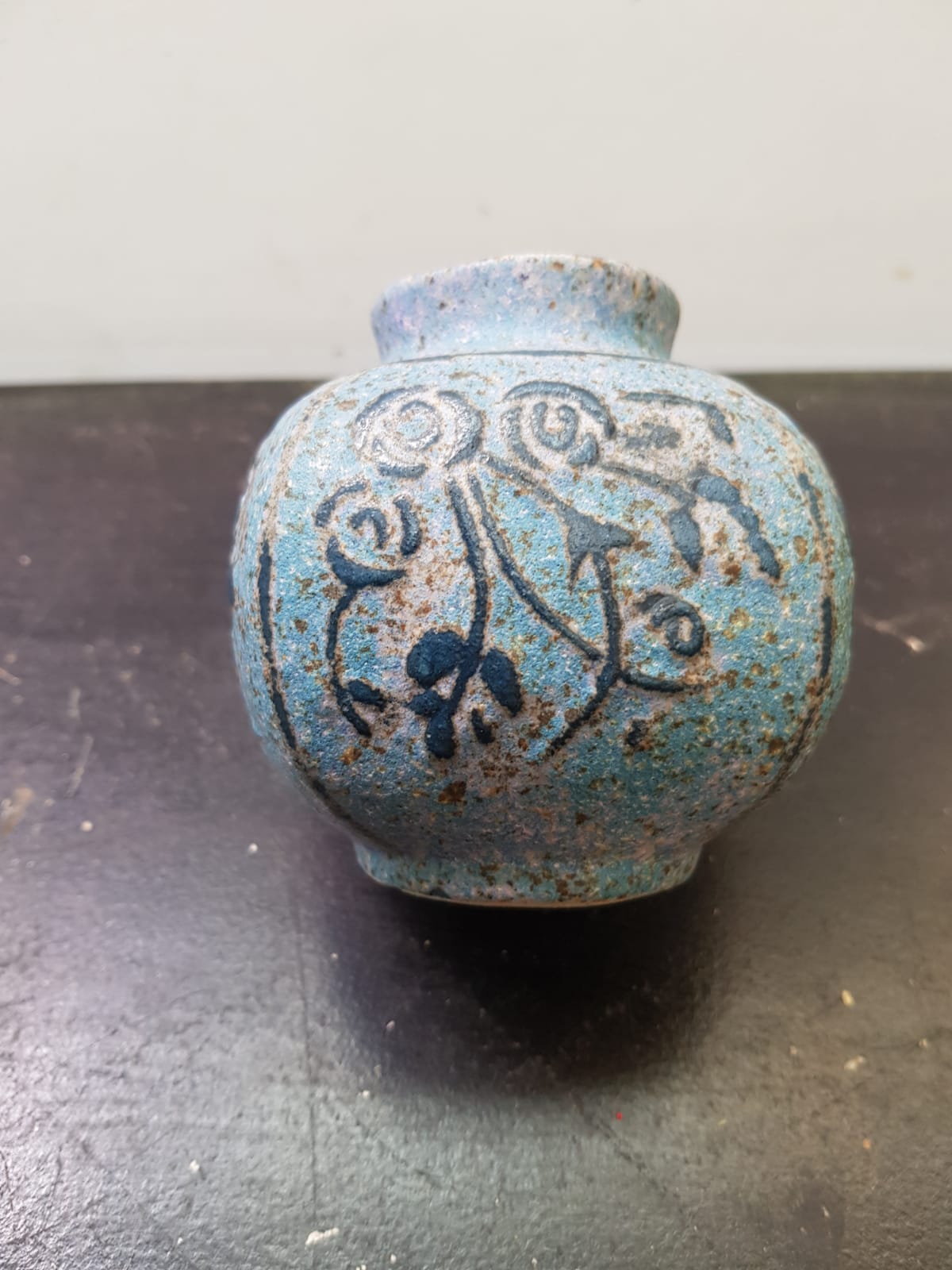 Old vase ball ceramic blue vintage floral décor