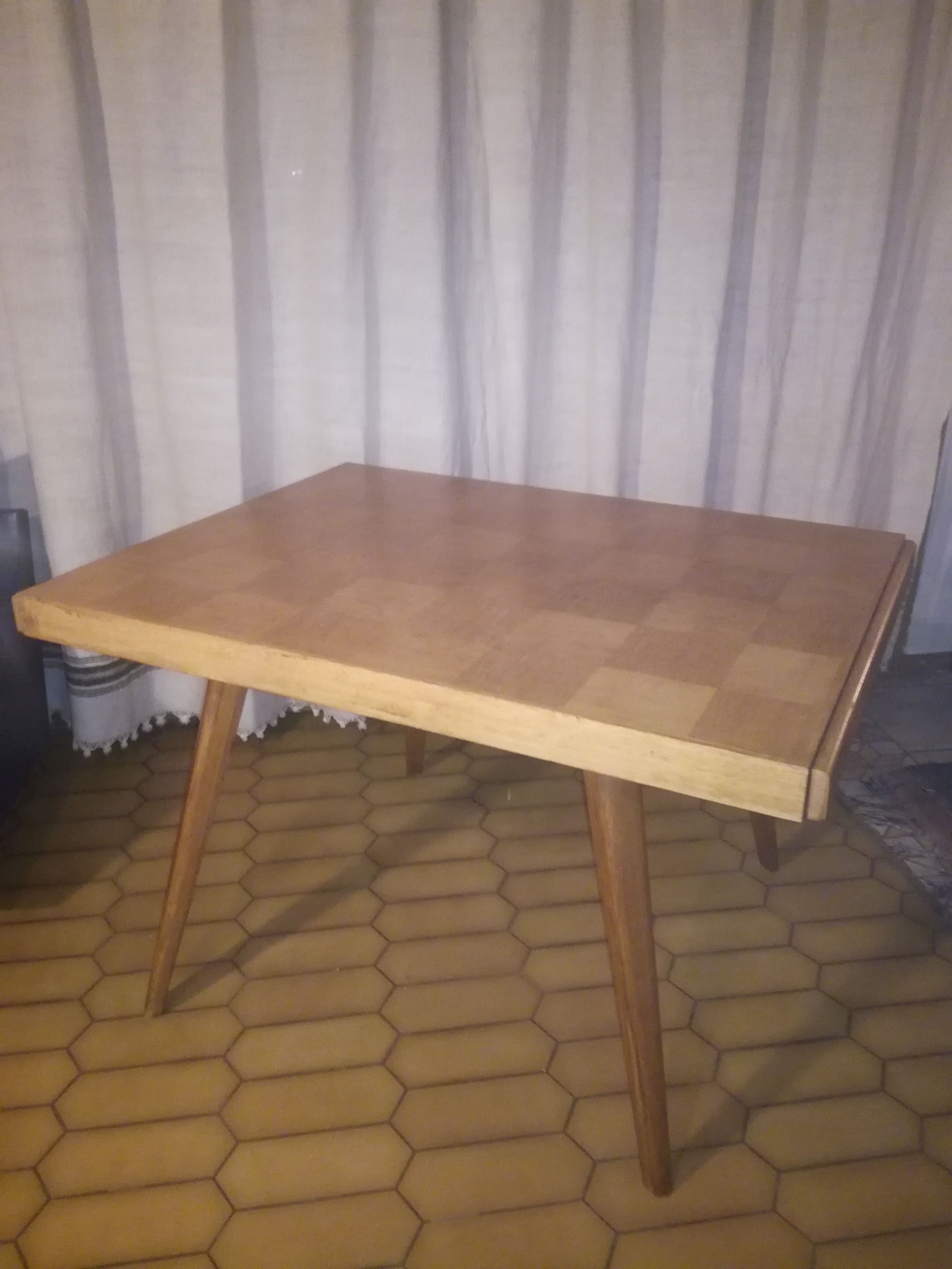Scandinavian table