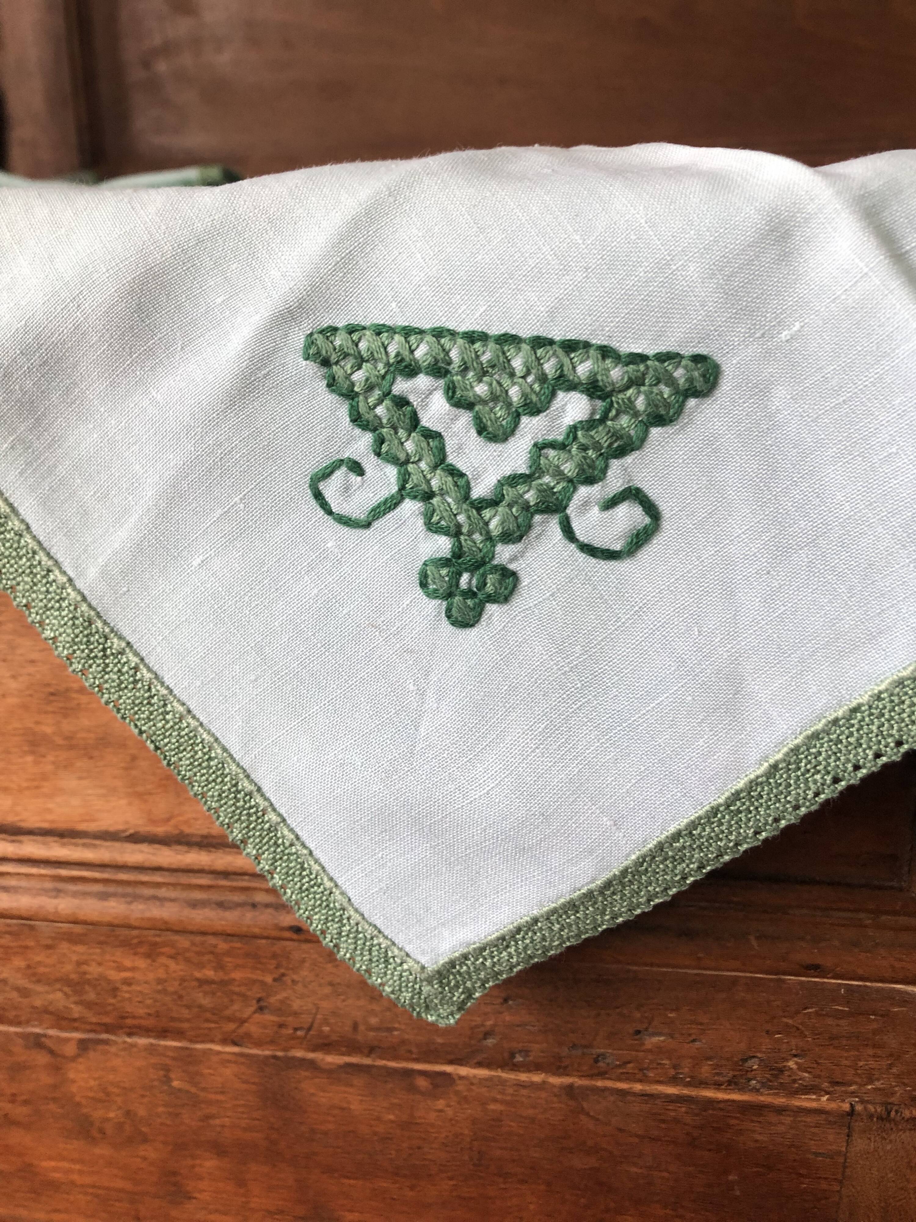 8 vintage hand-embroidered napkins - 38x38 cm - Cotton