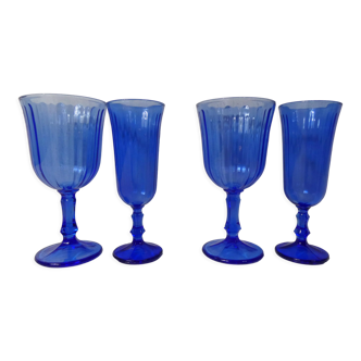 4 blue vintage stemmed glasses
