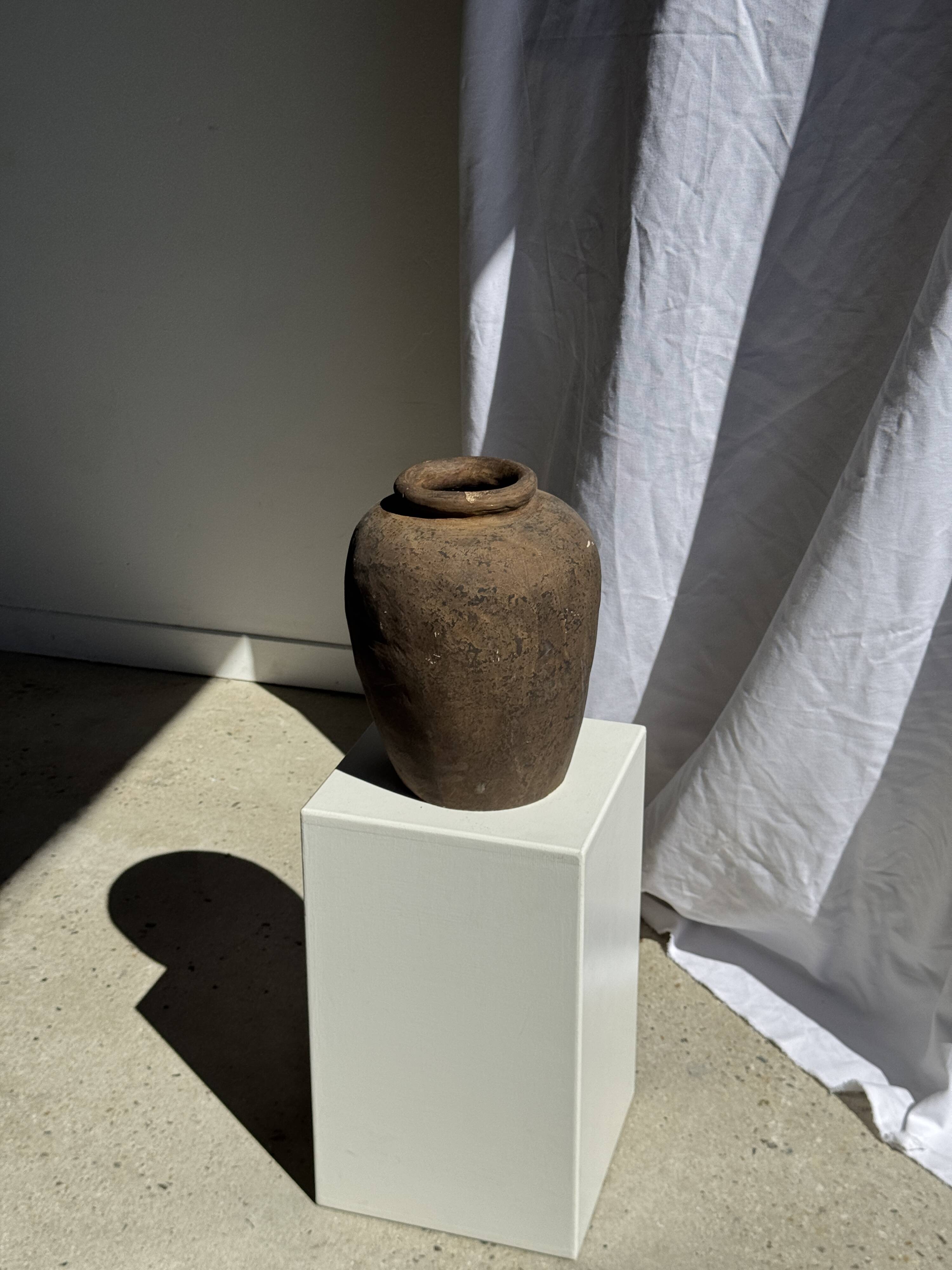 Borneo vase in beige terracotta H35 D23