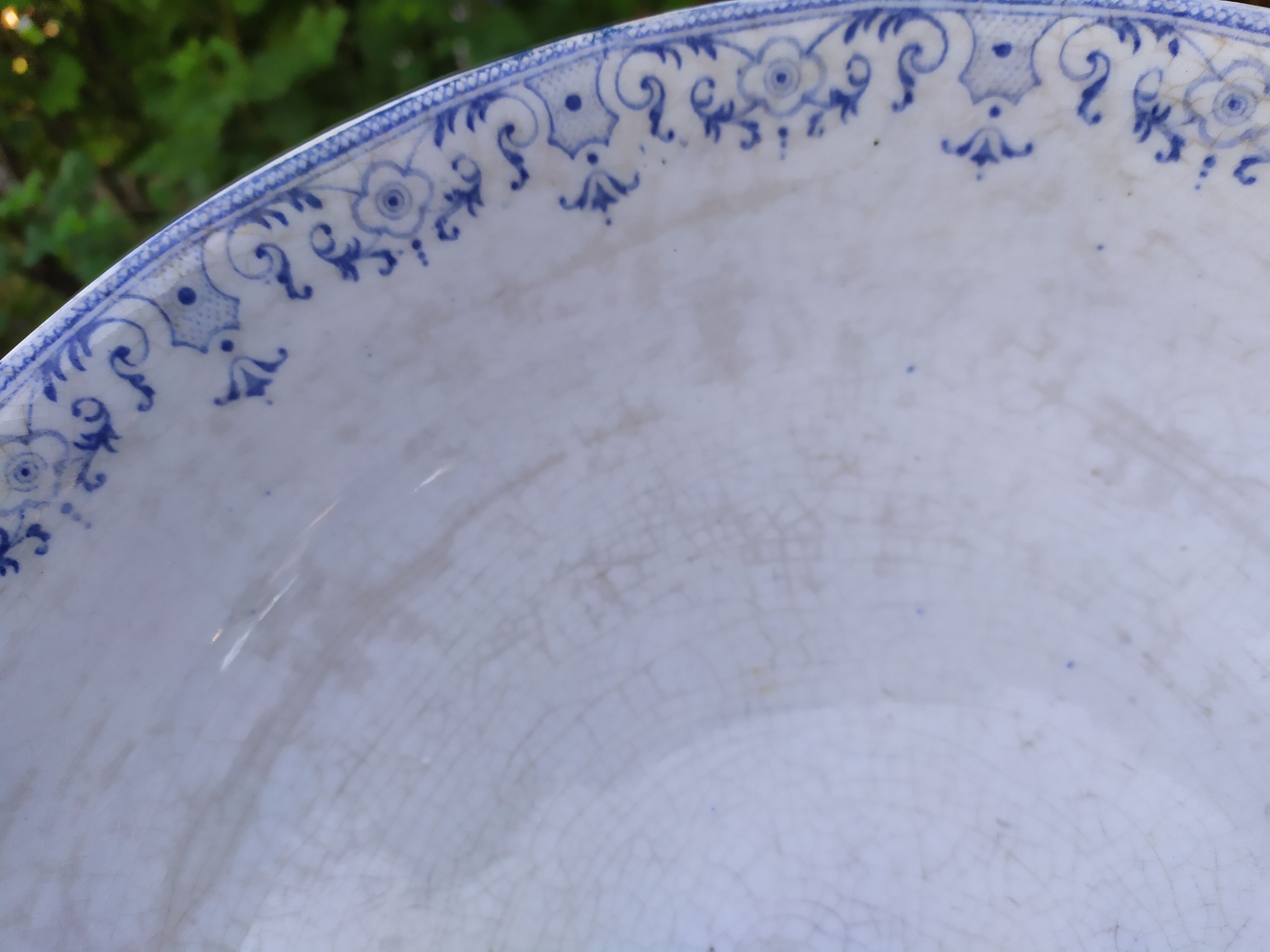 Iron earth salad bowl