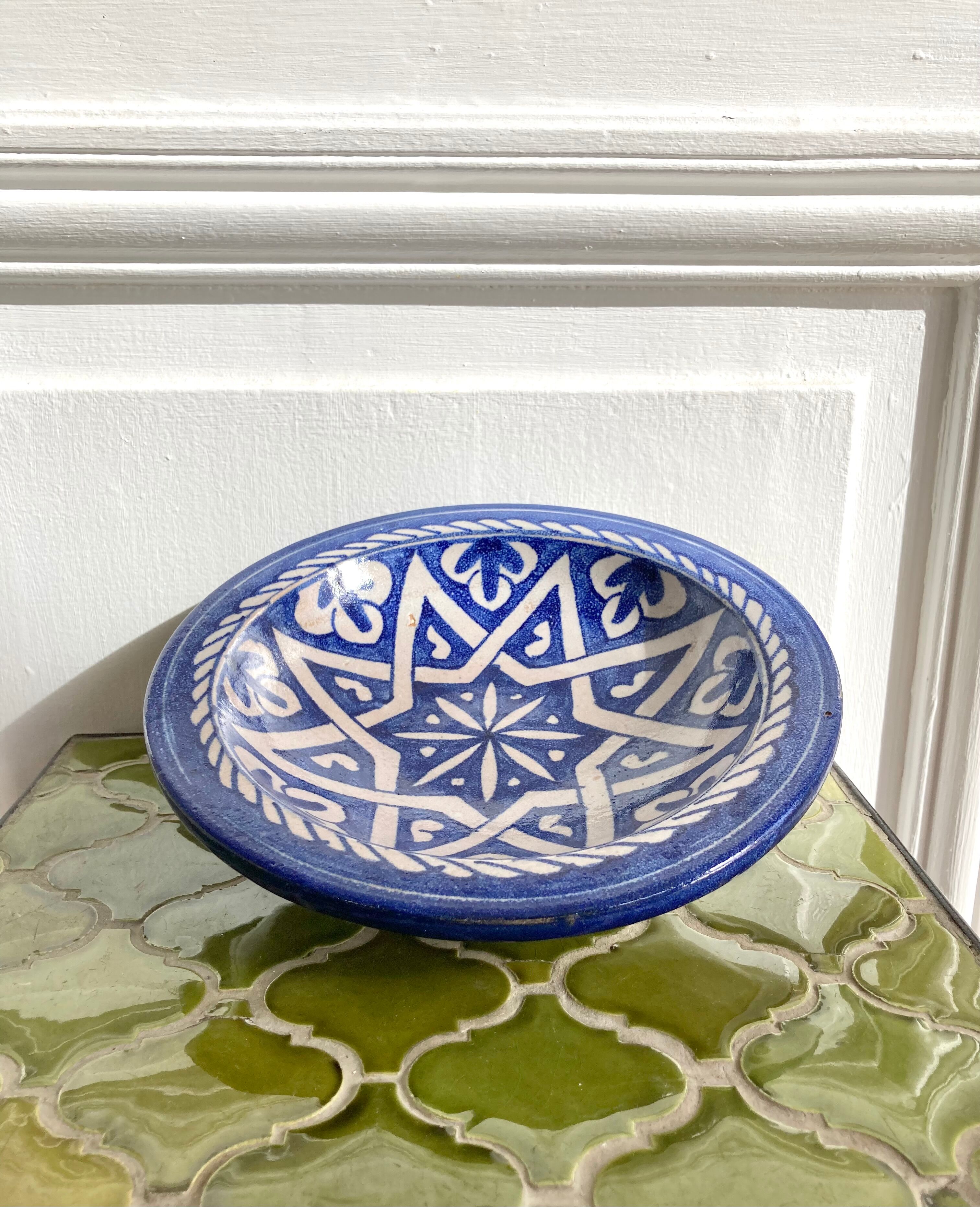 Ceramic cutting pocket tray