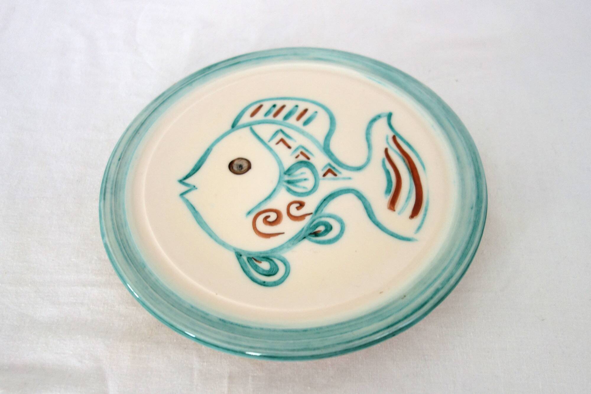 Assiette en céramique Lou Pignatier, Vallauris