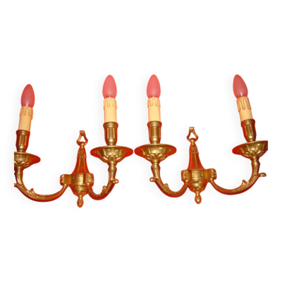 paire d'appliques en bronze massif doré à 2 bougeoirs de style '' Louis XVI