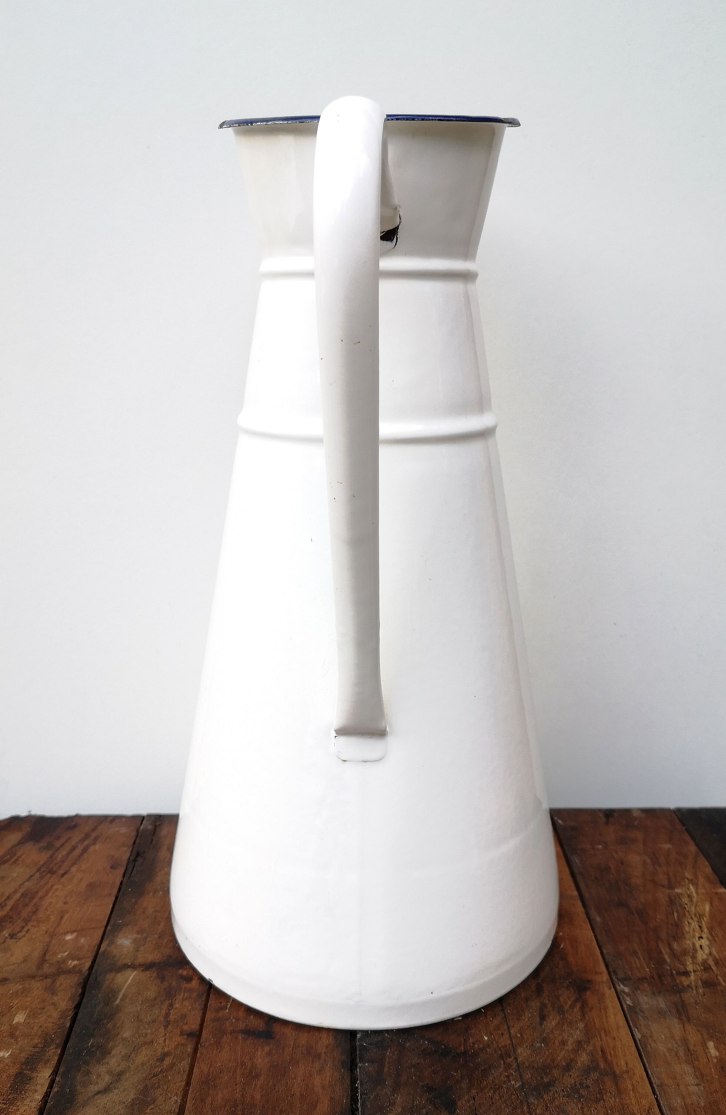 Enamelled pitcher
