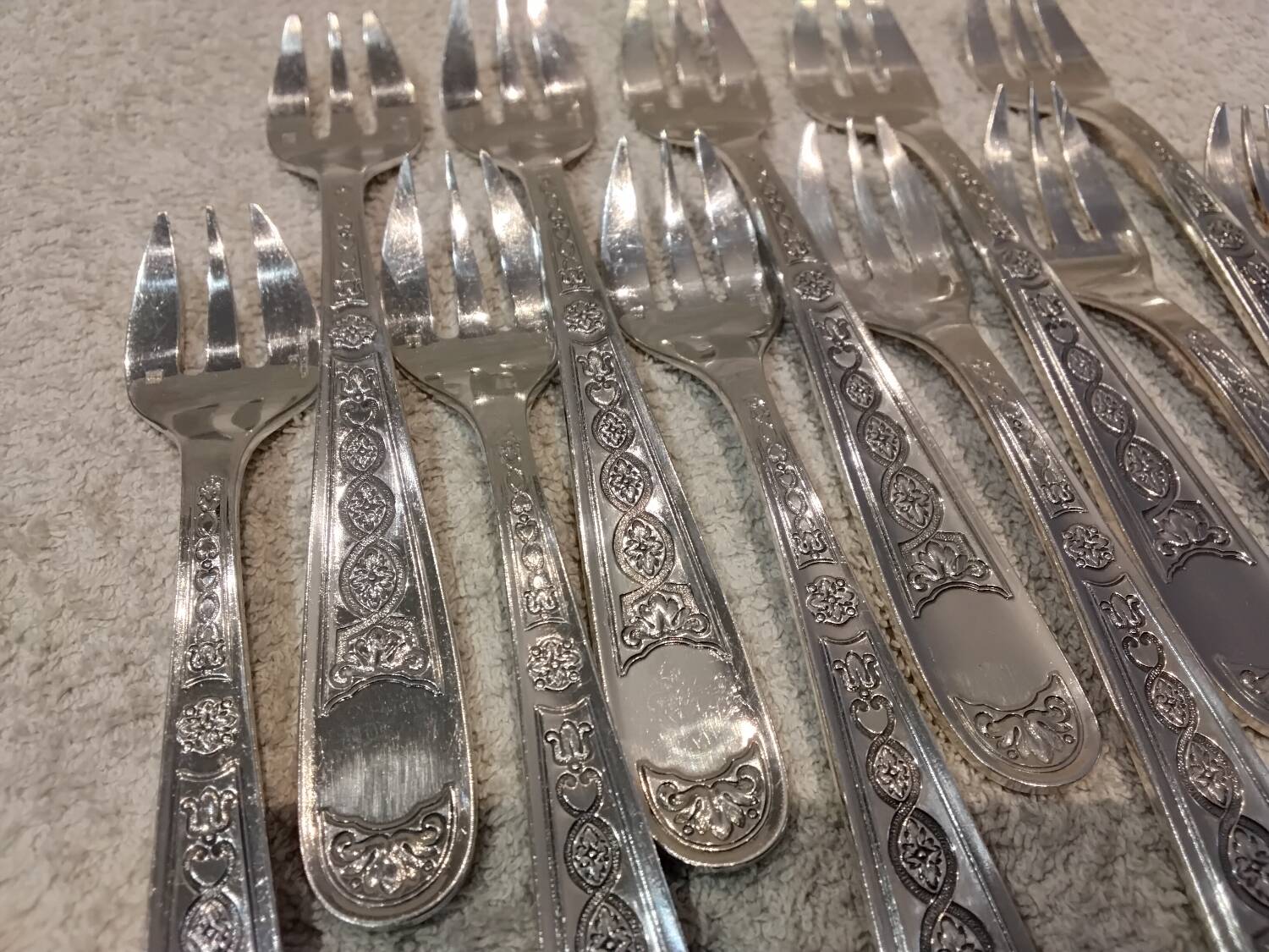 11 silver-plated oyster forks by Christofle Villeroy