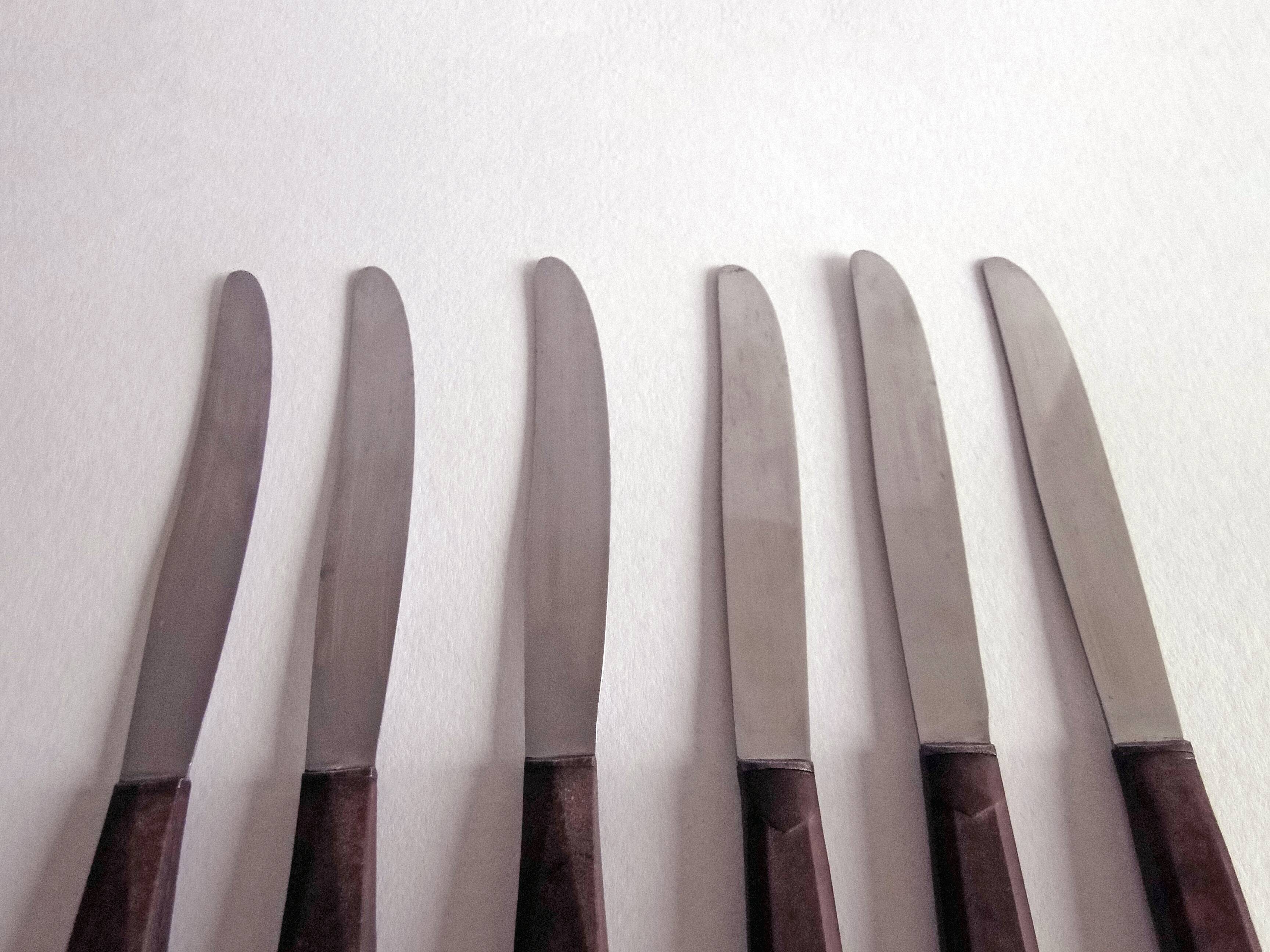 Set of 6 table knives Red Bakelite handle Art Deco period 1930 Stainless steel blade