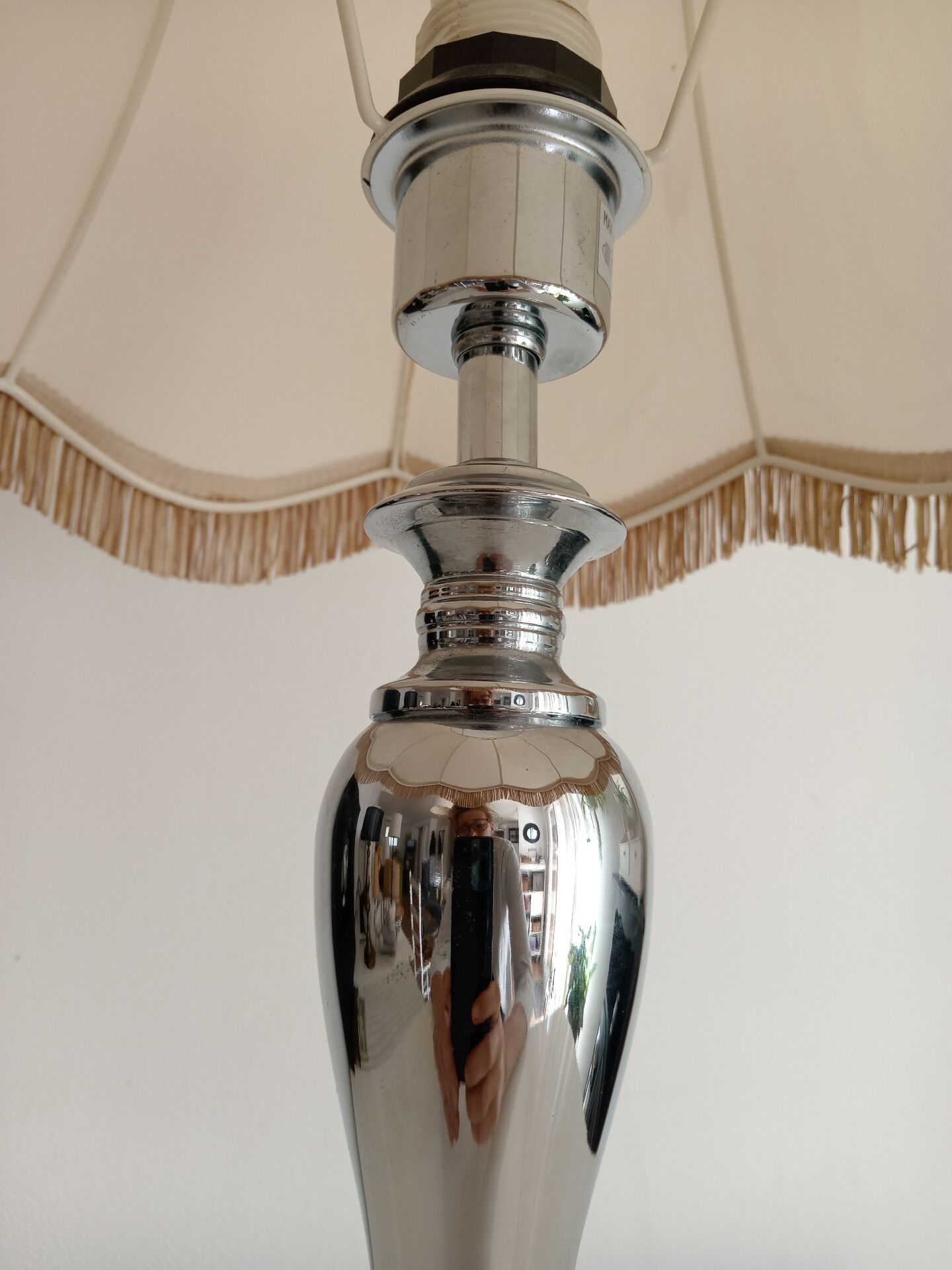 Table lamp