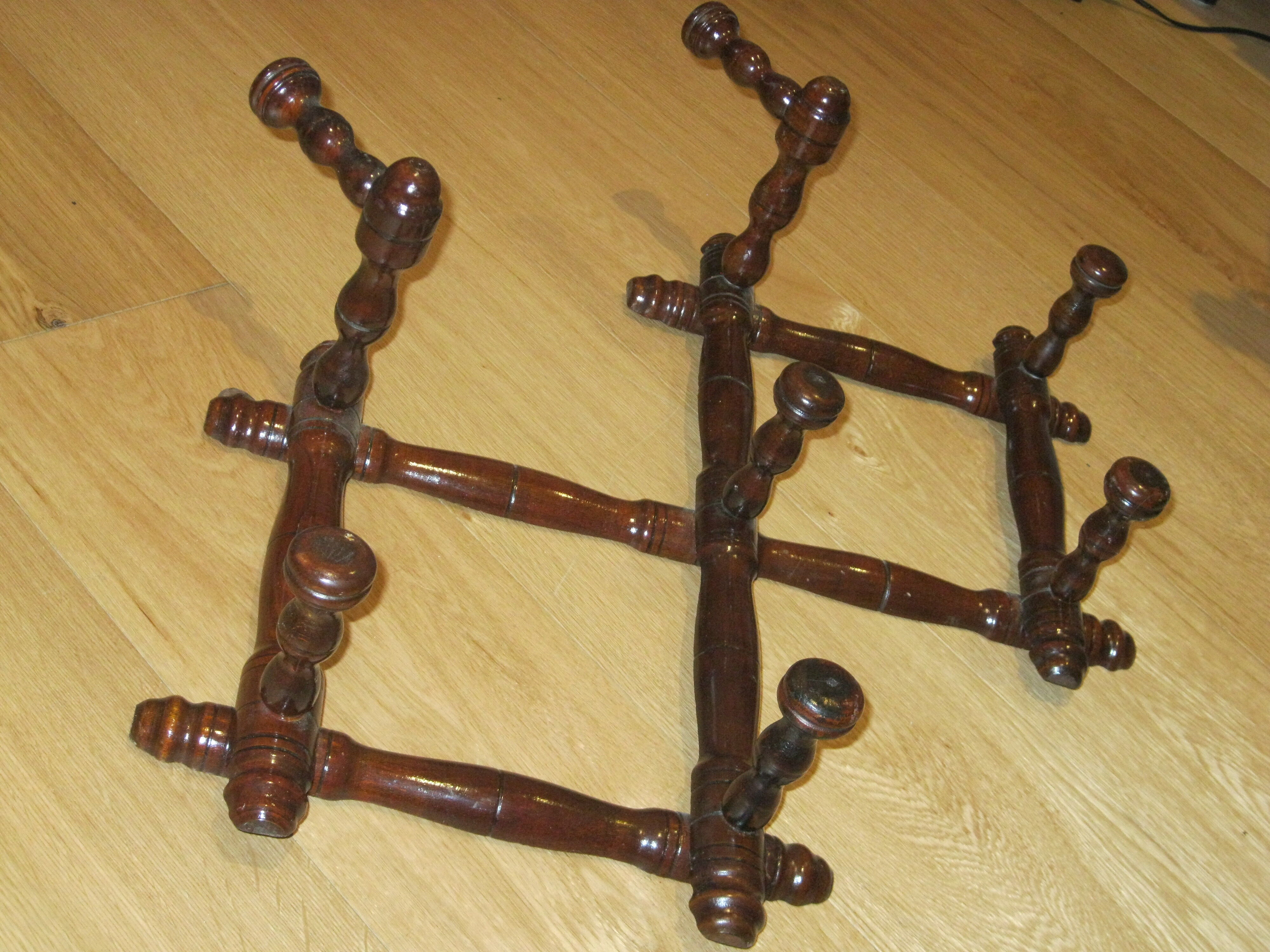 Vintage wall rack with braces